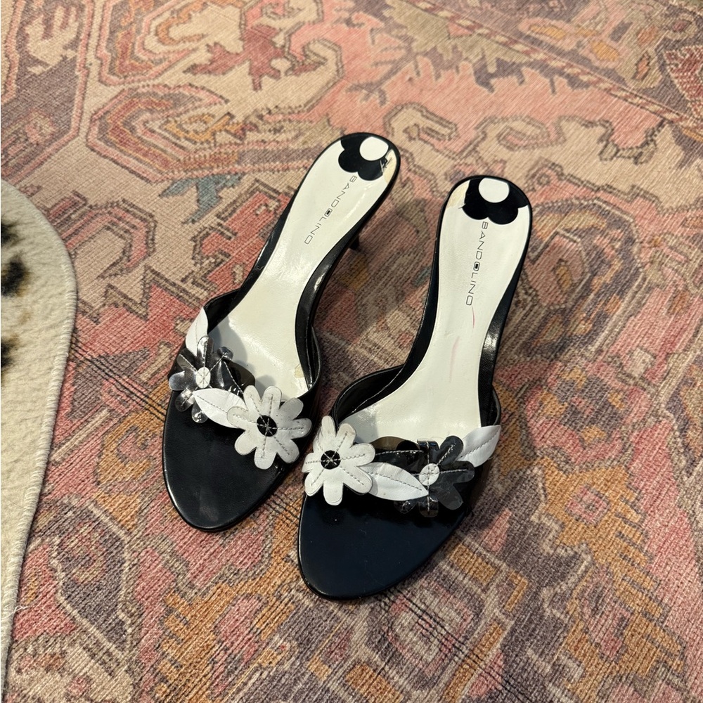 Vintage Bandolino Black & White Floral Slide Kitten Heels